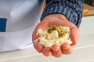 ARANCINI-DE-MOZZARELLA-E-PESTO