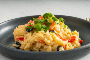 ARROZ-CREMOSO-NO-FORNO-COM-BACALHAU-PIMENTOS-E-AZEITONAS