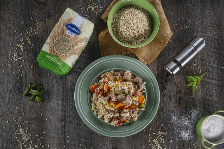 Foto de Arroz de Carne: Receita Simples para Saborear em Família