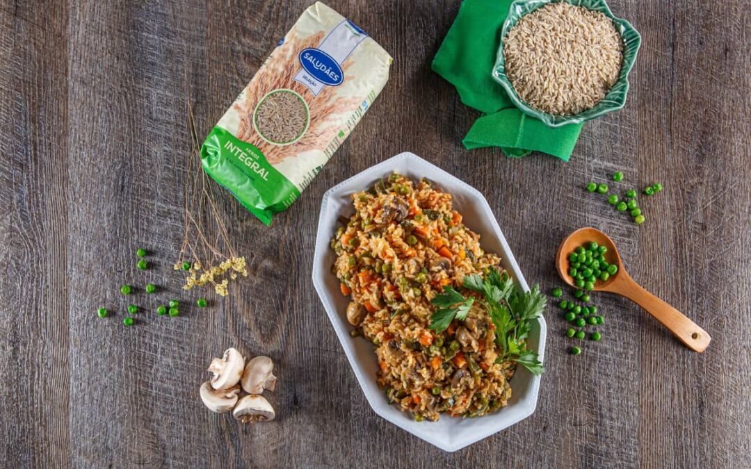 Descubra os benefícios e nutrientes do arroz castanho