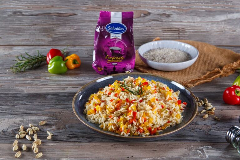 Foto de Arroz de Pimentos: Receita Colorida e Saborosa para Surpreender!