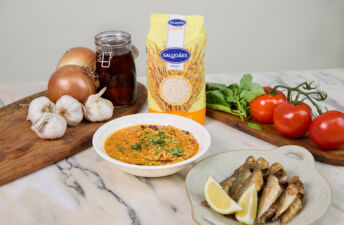 Jaquinzinhos fritos com arroz de tomate