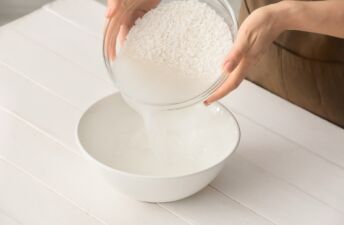 não se deve lavar o arroz