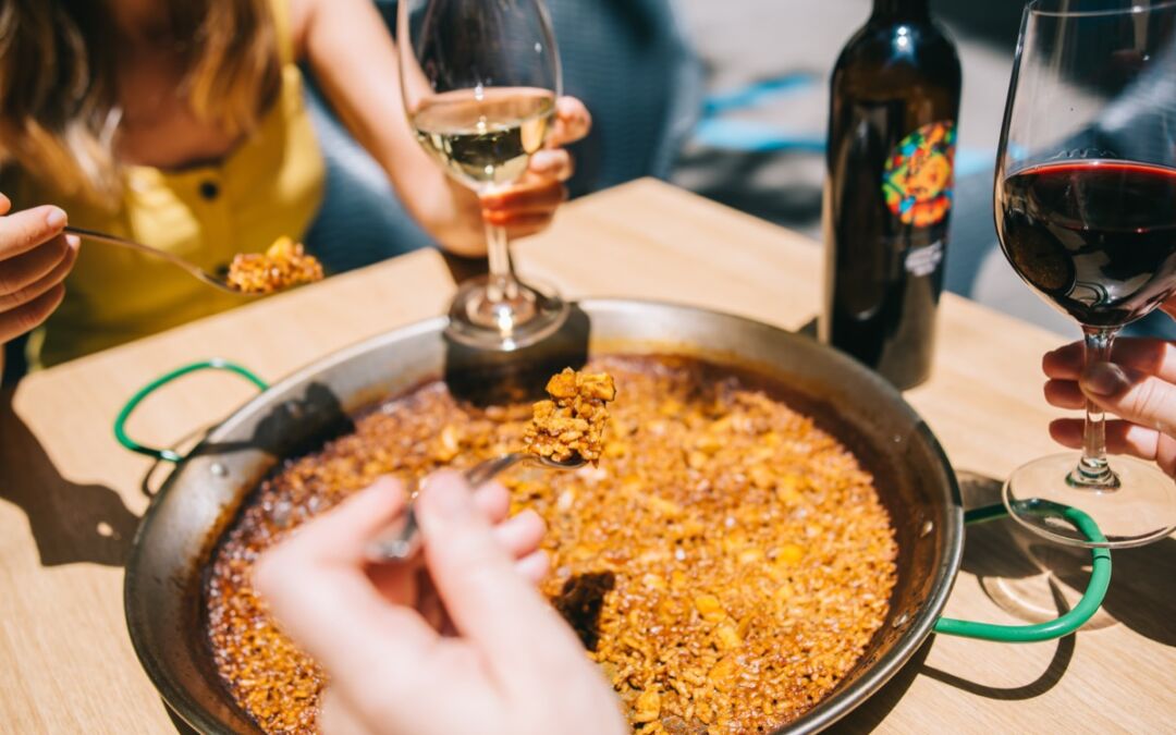 Dicas deliciosas para um jantar com amigos: o que cozinhar